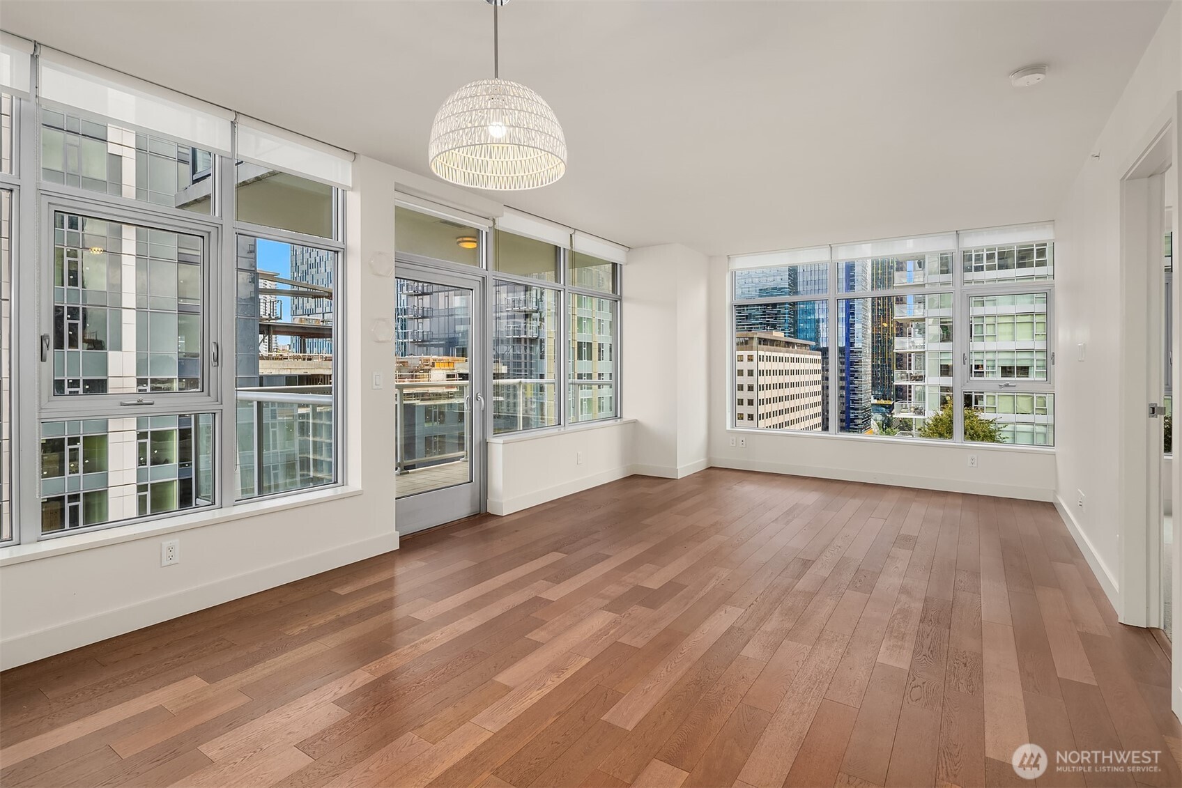 583 Battery Street, Unit 1202N Seattle, WA 98121 - Photo 10 of 40