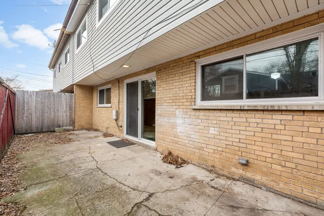 a view of entrance front of the house