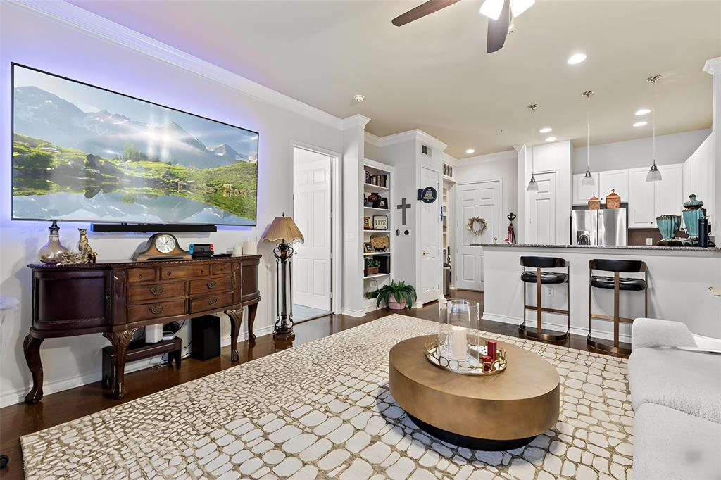 2400 McCue Road, Unit 116 Houston, TX 77056 - Photo 1 of 20 Welcome home to unit 116 of The 2400 McCue Condominiums. You are going to love this open floorplan.