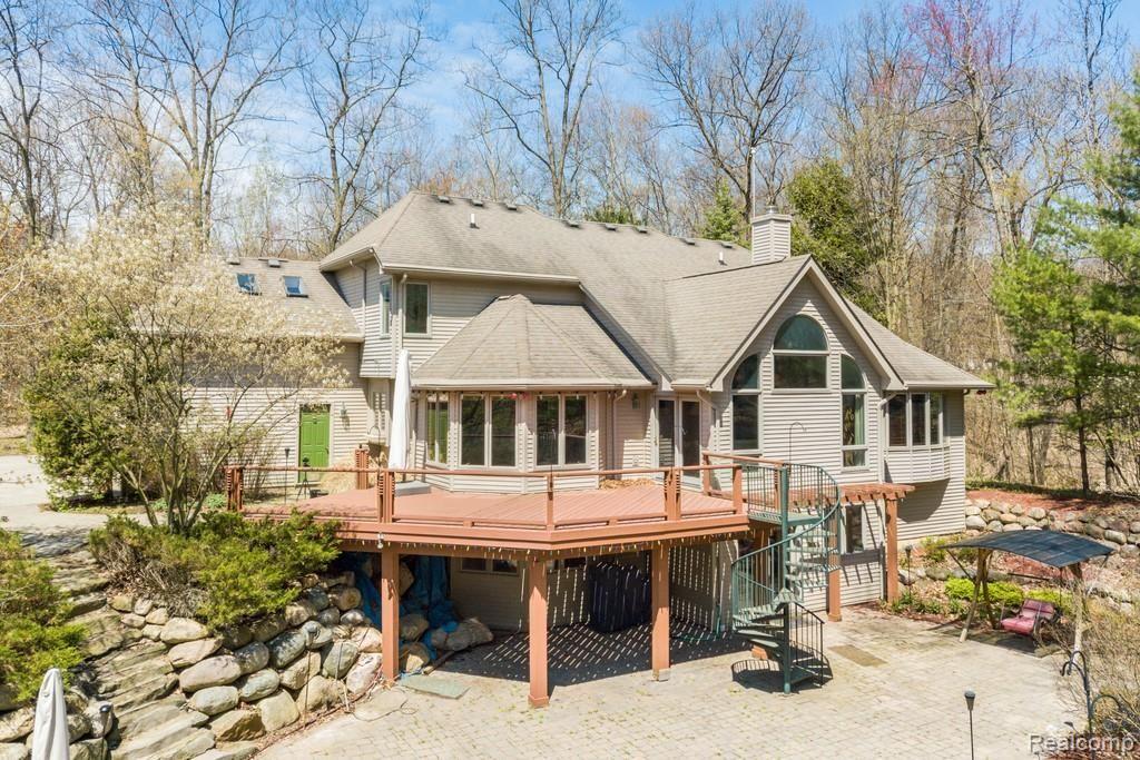 5345 Stickney Road Clarkston, MI 48348 - Photo 47 of 60 Back Deck.jpg