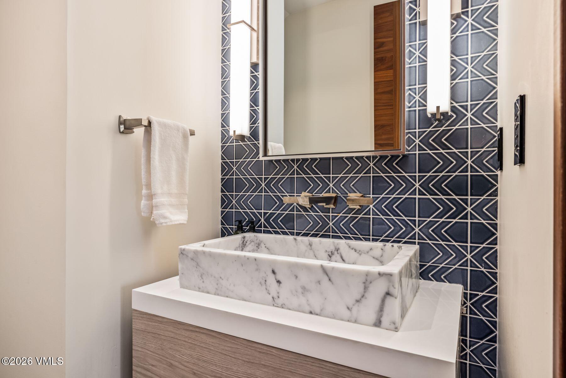 175 West Forest Road Vail, CO 81657 - Photo 34 of 52 photo_online_033