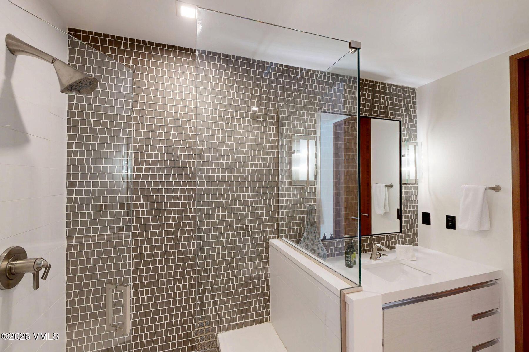 175 West Forest Road Vail, CO 81657 - Photo 45 of 55 photo_online_045