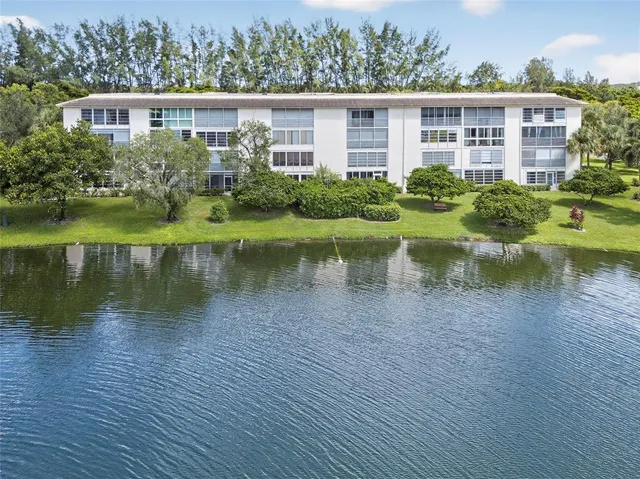 $229,900 | 1904 Bermuda Circle, Unit D1, Coconut Creek, FL 33066