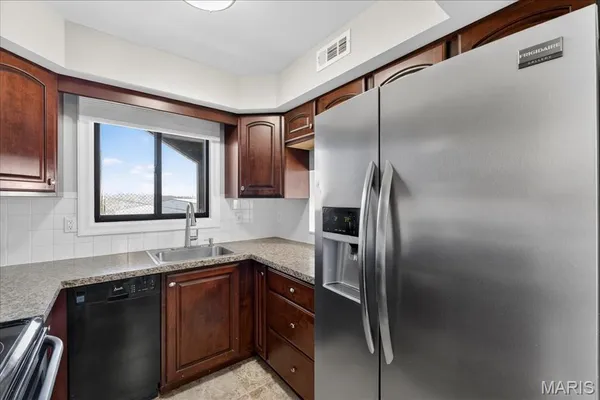 $239,900 | 6300 Sprig Oak Court, Unit C, St. Louis, MO 63128