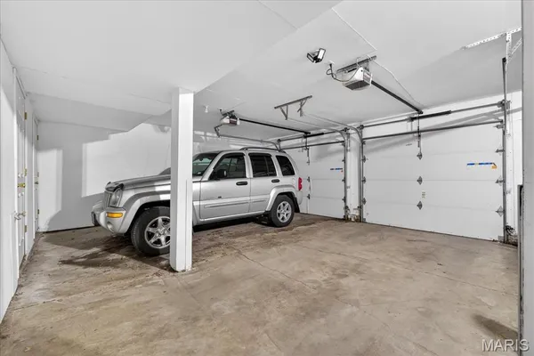 $239,900 | 6300 Sprig Oak Court, Unit C, St. Louis, MO 63128