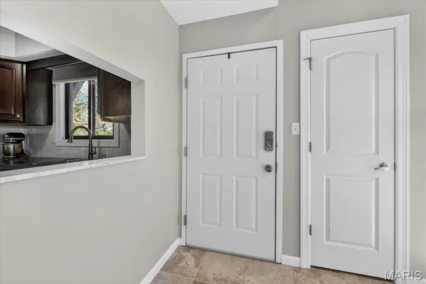 $239,900 | 6300 Sprig Oak Court, Unit C, St. Louis, MO 63128