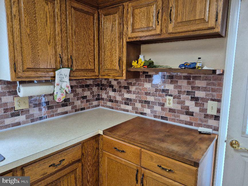 906 Loch Raven Road Salisbury, MD 21804 - Photo 11 of 38 Decorative back splash