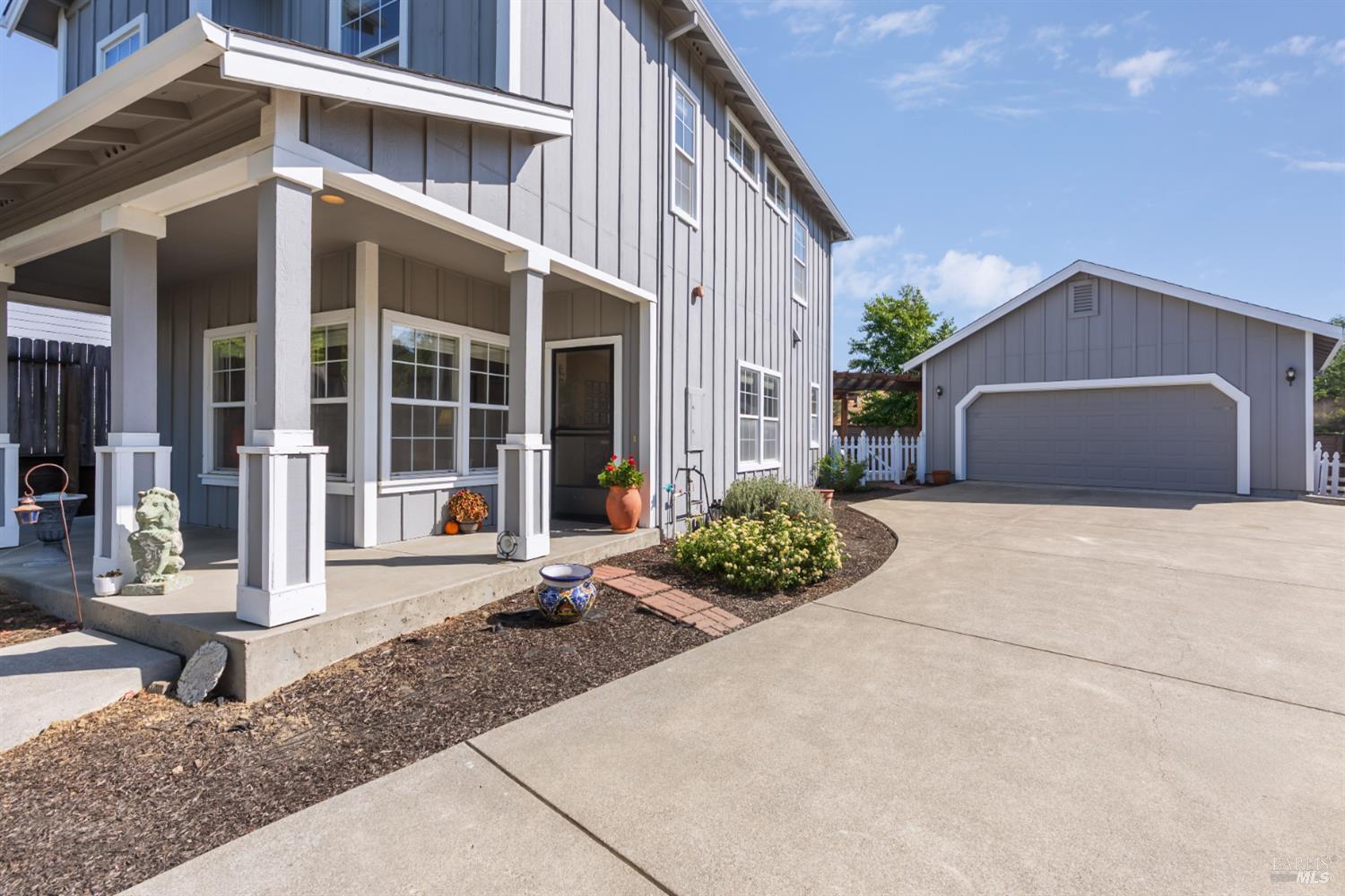 1724 Palomino Court Healdsburg, CA 95448 - Photo 29 of 30 a front view of a house with garden