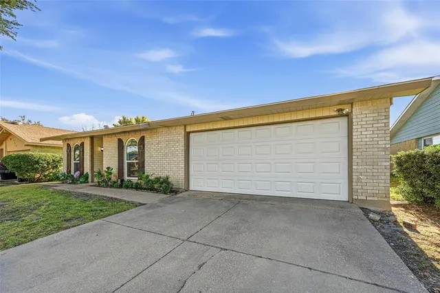 $275,000 | 1721 Dell Oak Drive, Garland, TX 75040