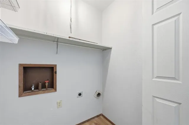 $275,000 | 1721 Dell Oak Drive, Garland, TX 75040