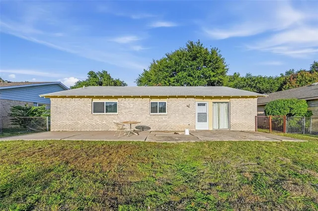 $275,000 | 1721 Dell Oak Drive, Garland, TX 75040