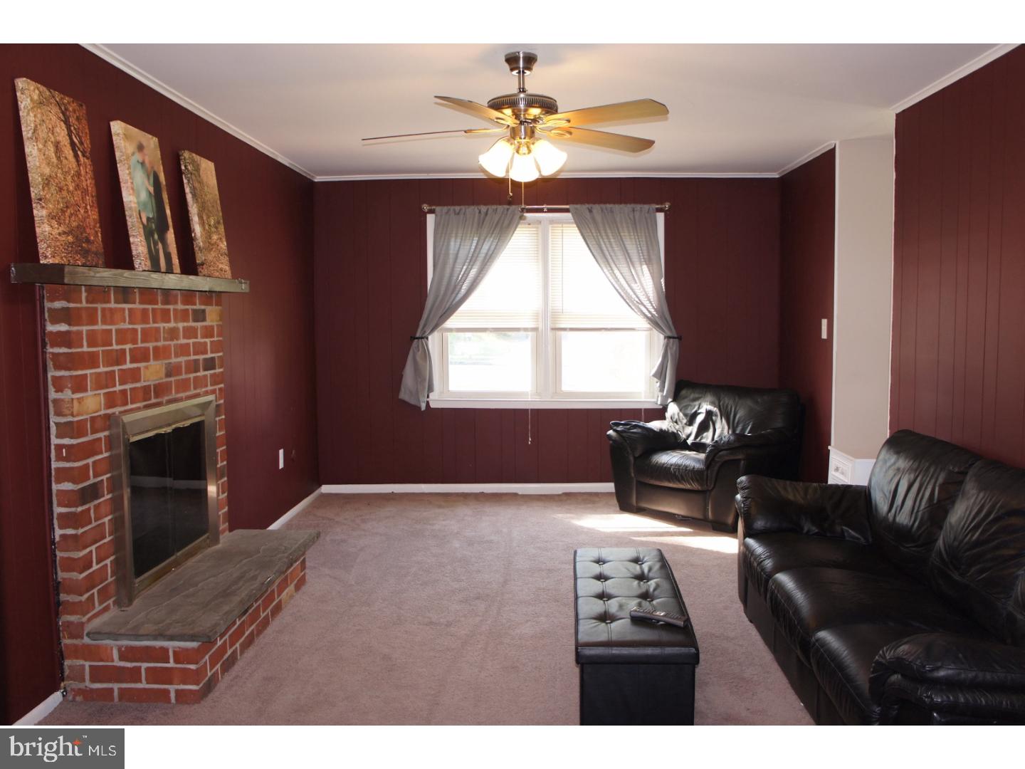 148 Woodstream Road Boothwyn, PA 19061 - Photo 10 of 25 Family Room