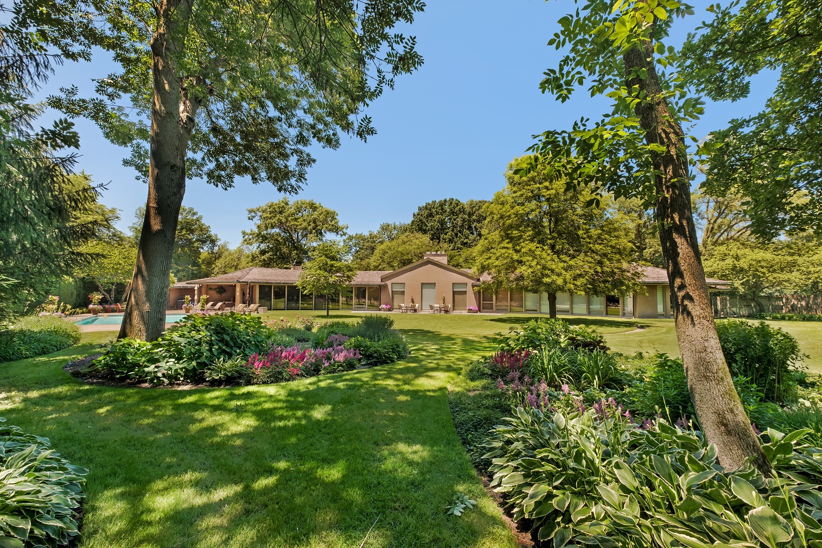 701 Hibbard Road Winnetka, IL 60093 - Photo 1 of 33