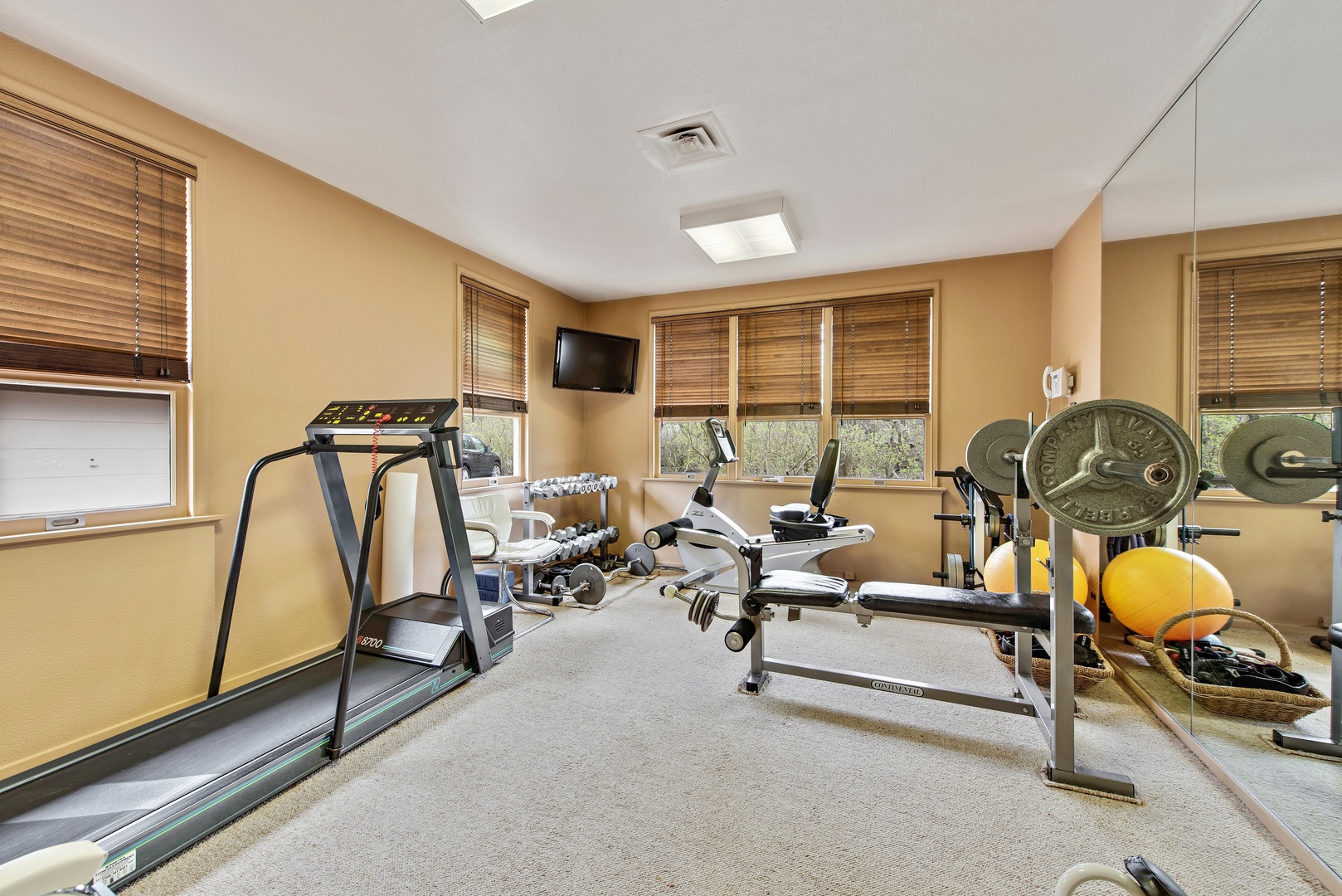 701 Hibbard Road Winnetka, IL 60093 - Photo 23 of 33