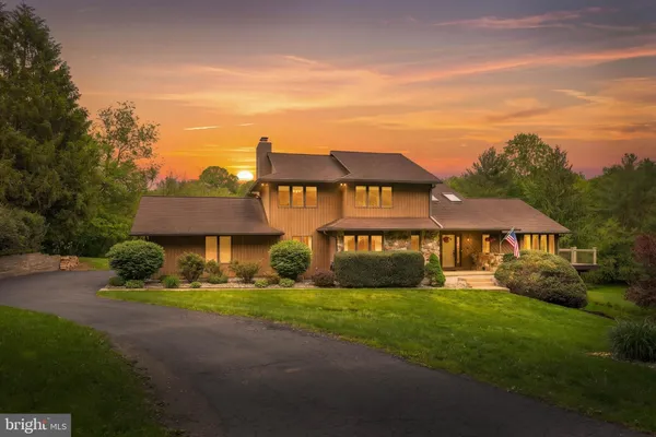 $849,000 | 43 Bridleshire Road, Newark, DE 19711