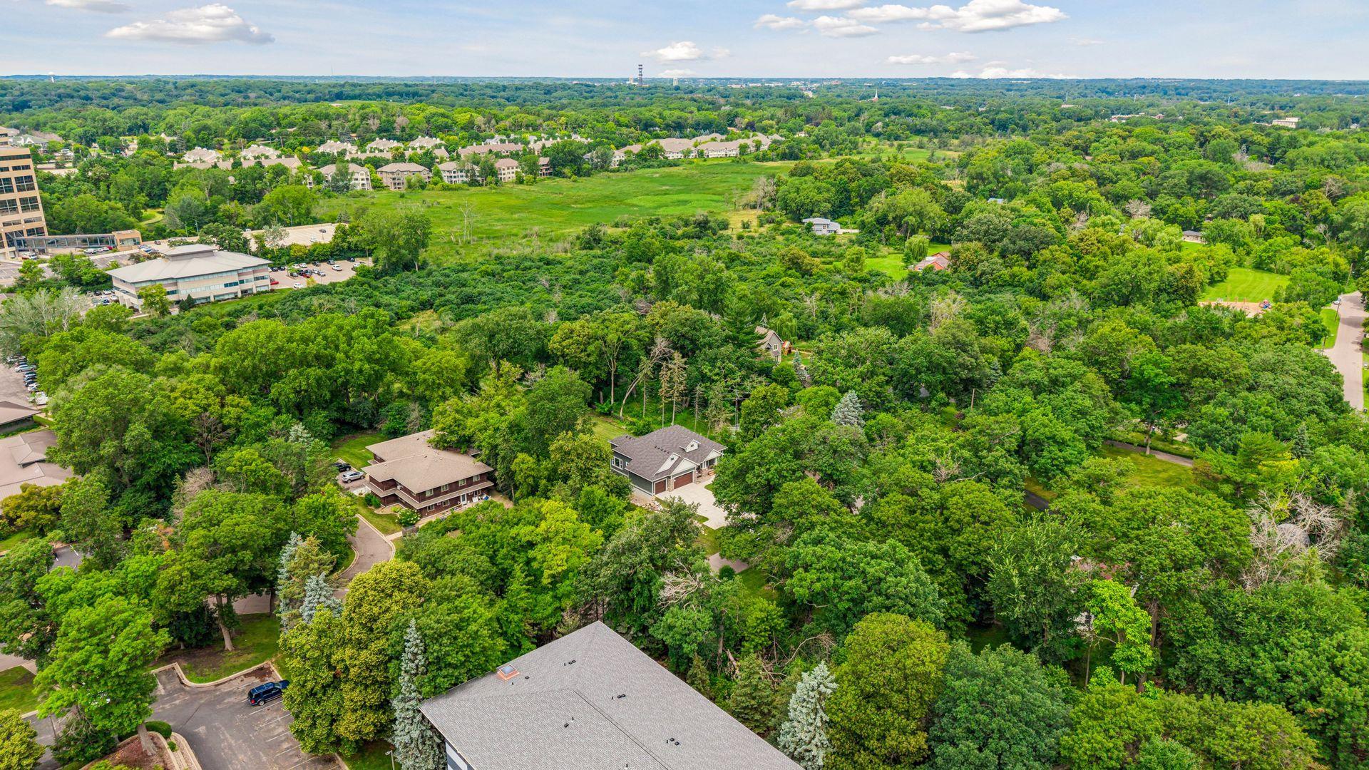 19 Westwood Road Minnetonka, MN 55305 - Photo 12 of 49