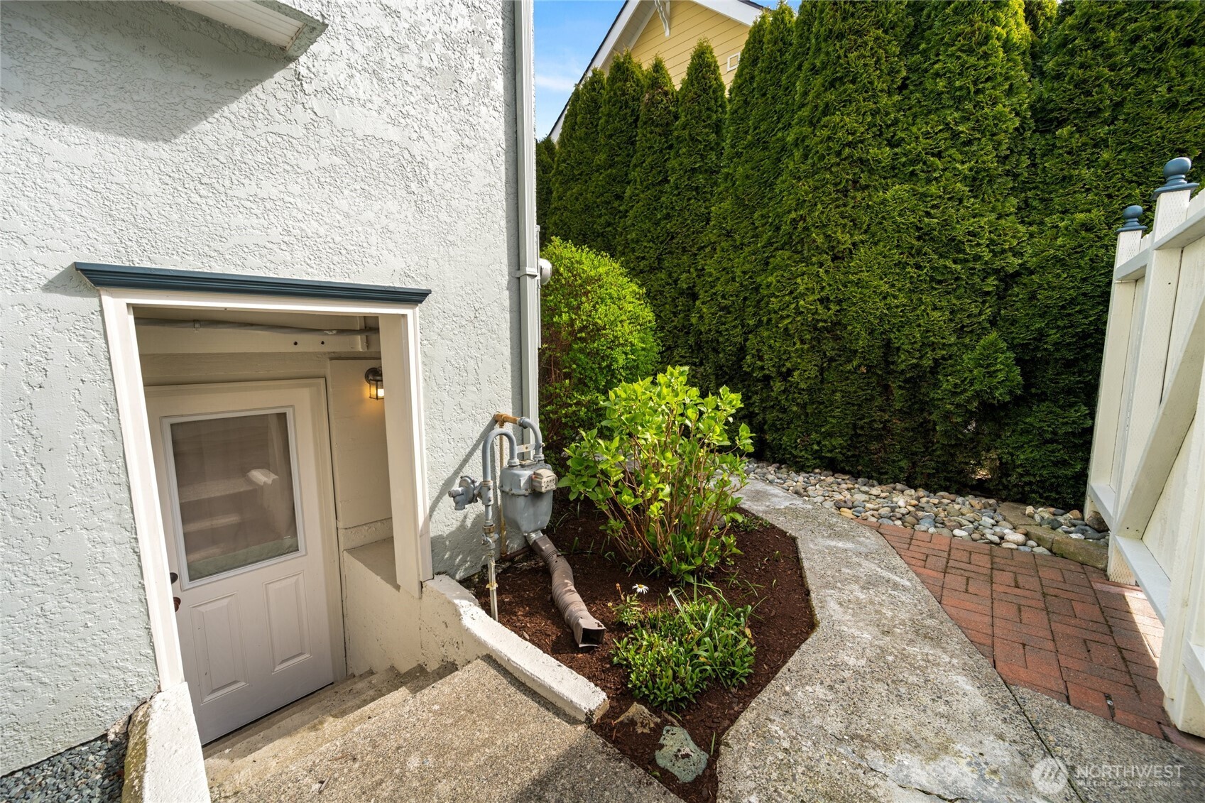 1507 15th Street Anacortes, WA 98221 - Photo 33 of 40 a view of a corridor