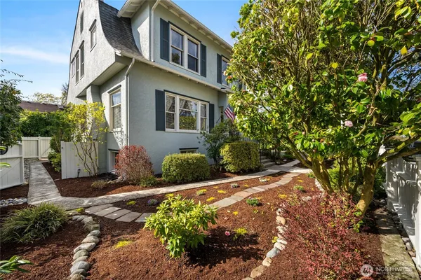 $975,000 | 1507 15th Street, Anacortes, WA 98221