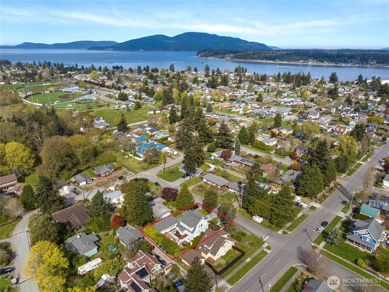 1507 15th Street Anacortes, WA 98221 - Photo 35 of 40 view of city and mountain