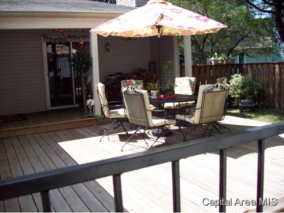 62 Country Place Springfield, IL 62703 - Photo 2 of 5