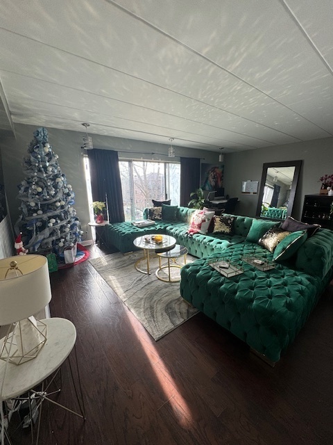 7002 99th Street, Unit 305 Chicago Ridge, IL 60415 - Photo 2 of 24 Gallery Image 2