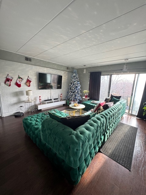 7002 99th Street, Unit 305 Chicago Ridge, IL 60415 - Photo 3 of 24 Gallery Image 3