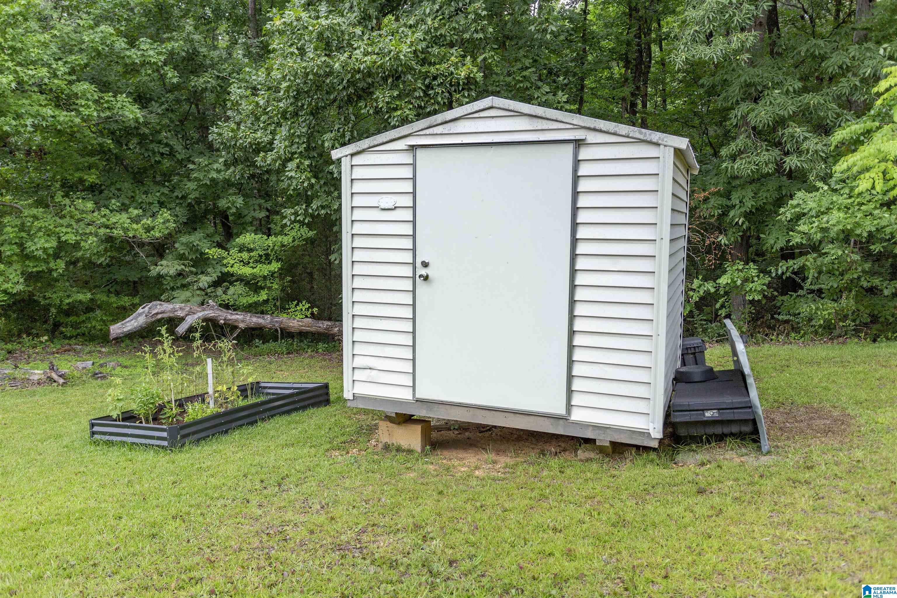 609 Live Oak Circle Fairfield, AL 35064 - Photo 26 of 28