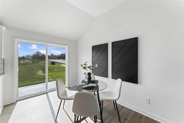 $385,900 | 2112 Southeast Oak Ridge Drive, Oak Grove, MO 64075