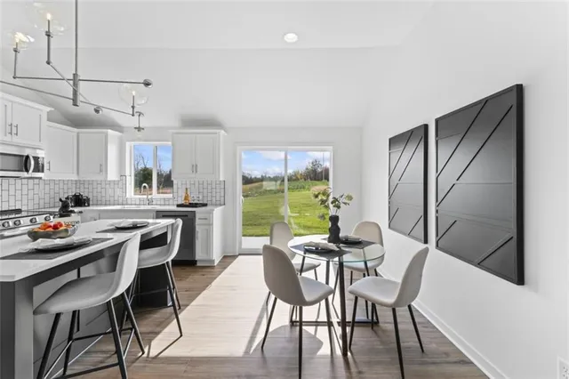 $385,900 | 2112 Southeast Oak Ridge Drive, Oak Grove, MO 64075