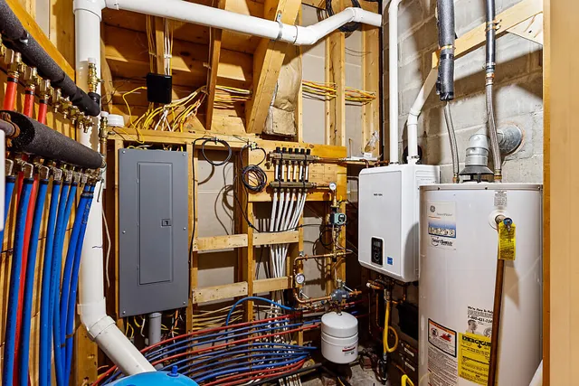 $739,500 | 1 Willis Point Road, Westport Island, ME 04578