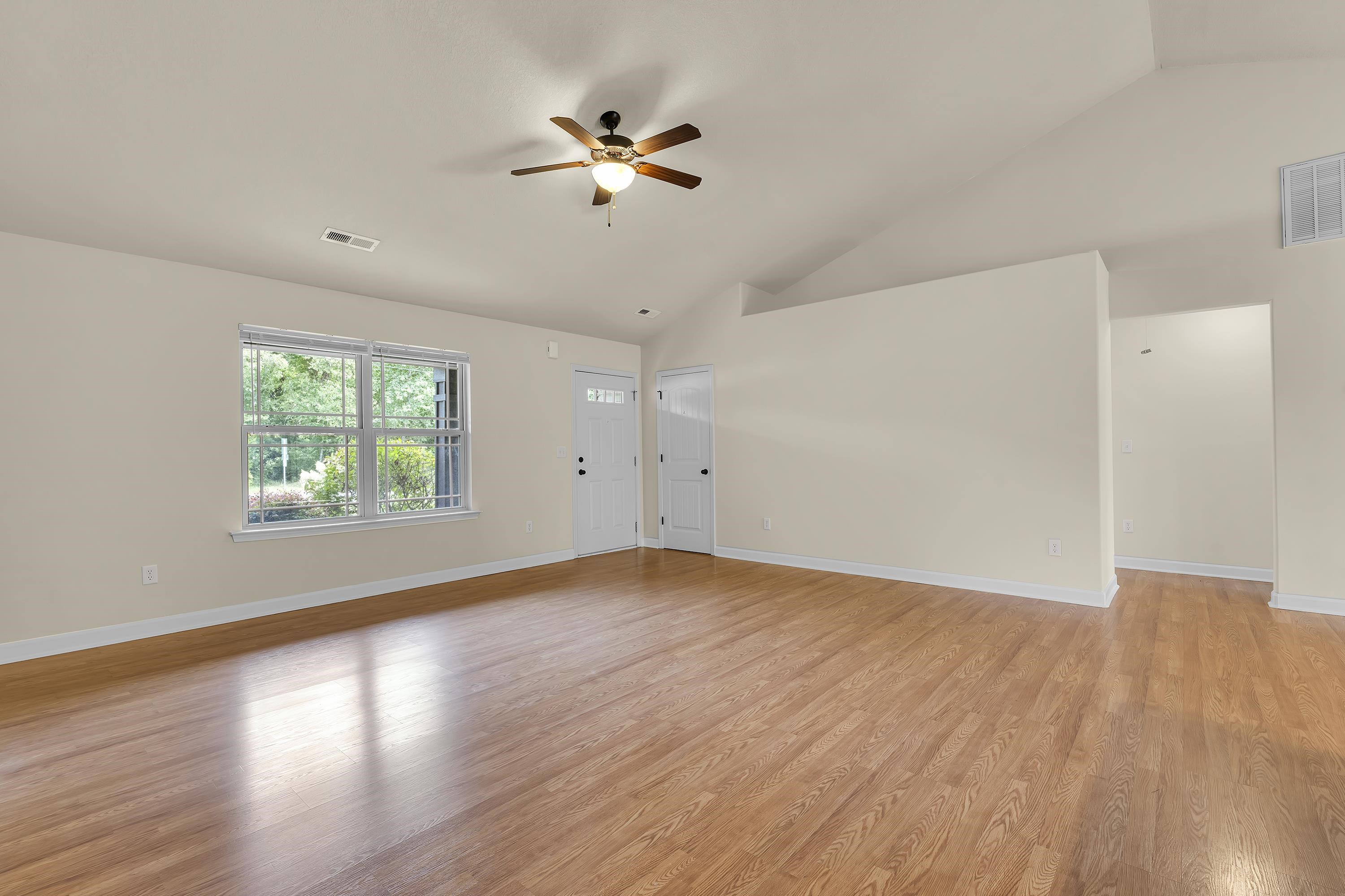 365 Silver Lake Road Duncan, SC 29334 - Photo 6 of 26 Gallery Image 6