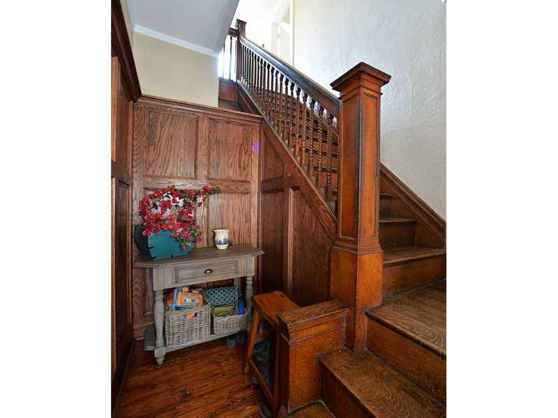 Entry/Foyer. 