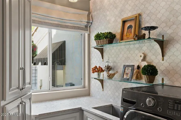 $3,150,000 | 1519 East Treasure Cove Drive, Gilbert, AZ 85234