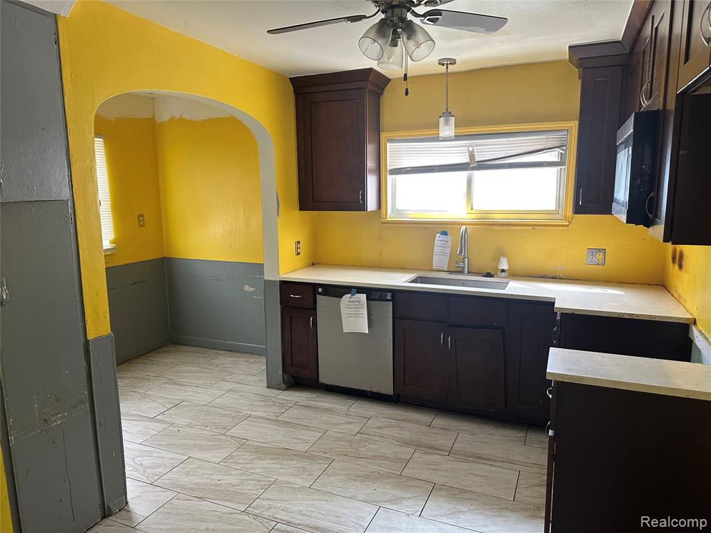 17233 Annchester Road Detroit, MI 48219 - Photo 5 of 13 Gallery Image 5