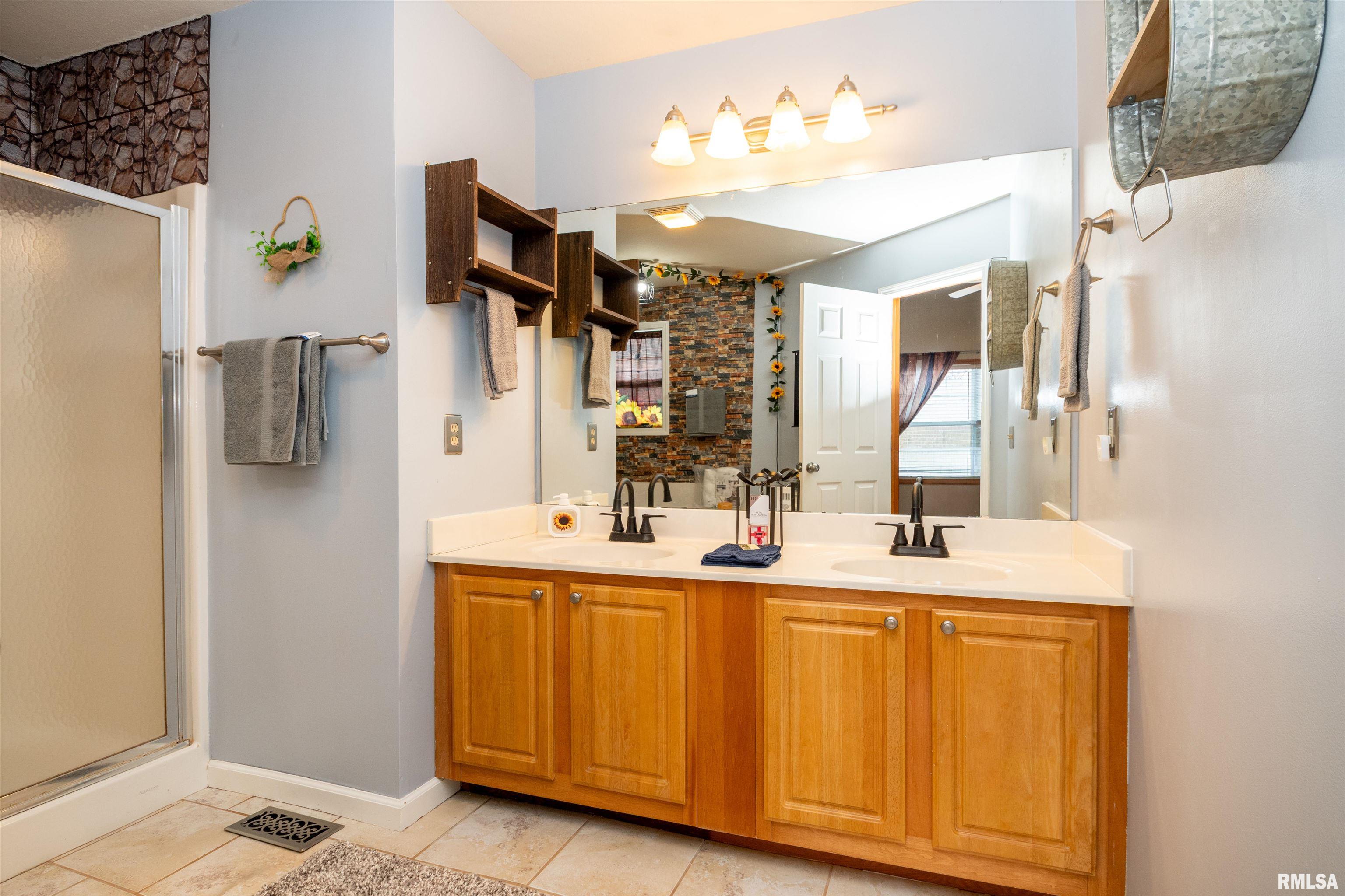 1640 West Geneva Road Peoria, IL 61615 - Photo 19 of 39