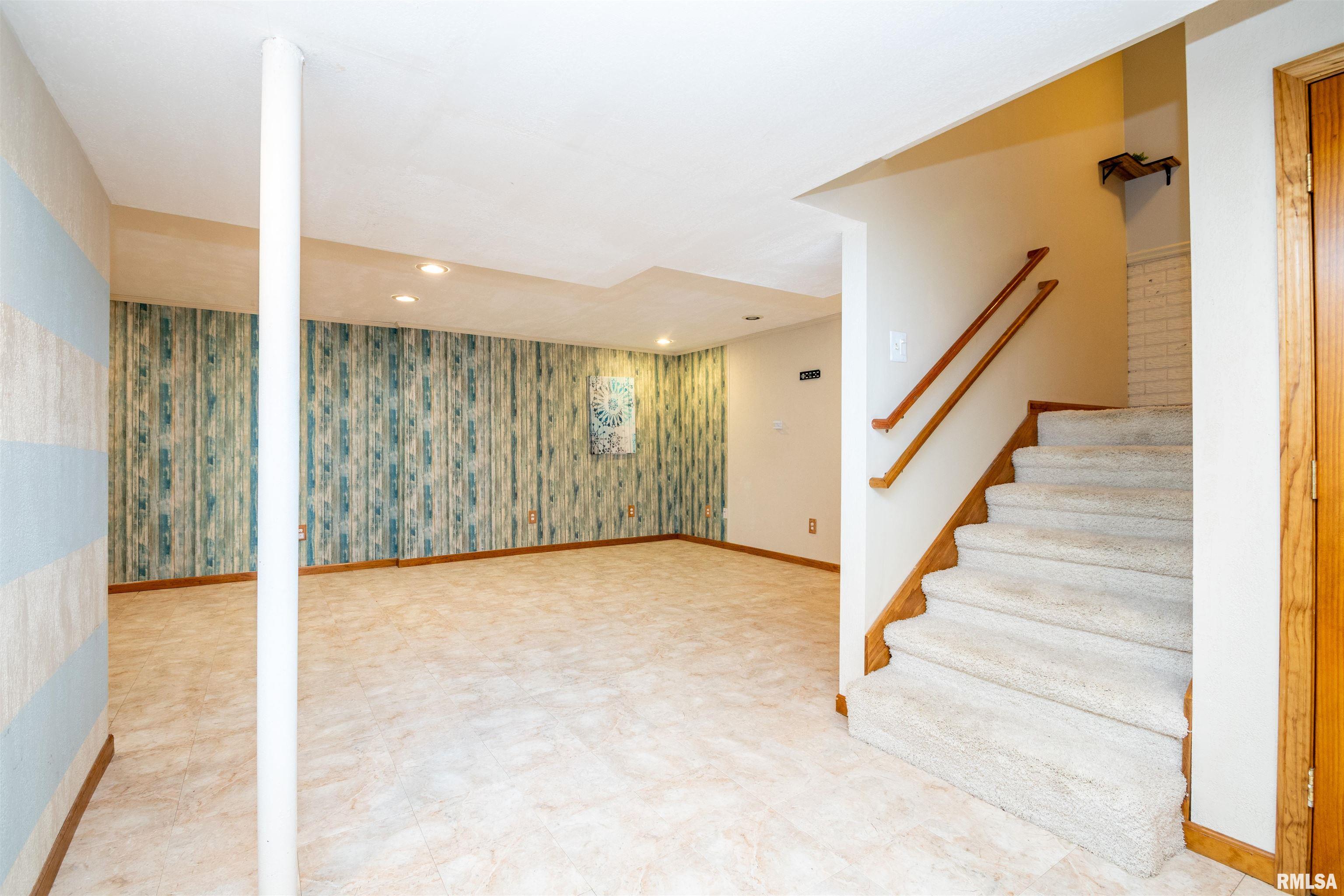 1640 West Geneva Road Peoria, IL 61615 - Photo 32 of 39