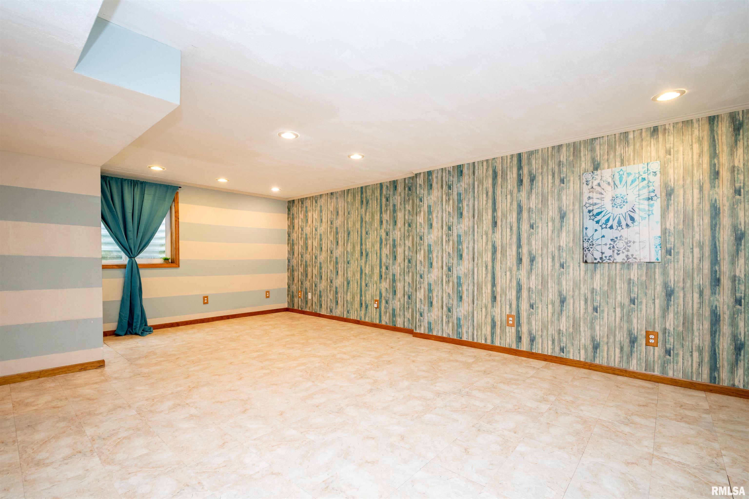 1640 West Geneva Road Peoria, IL 61615 - Photo 34 of 39