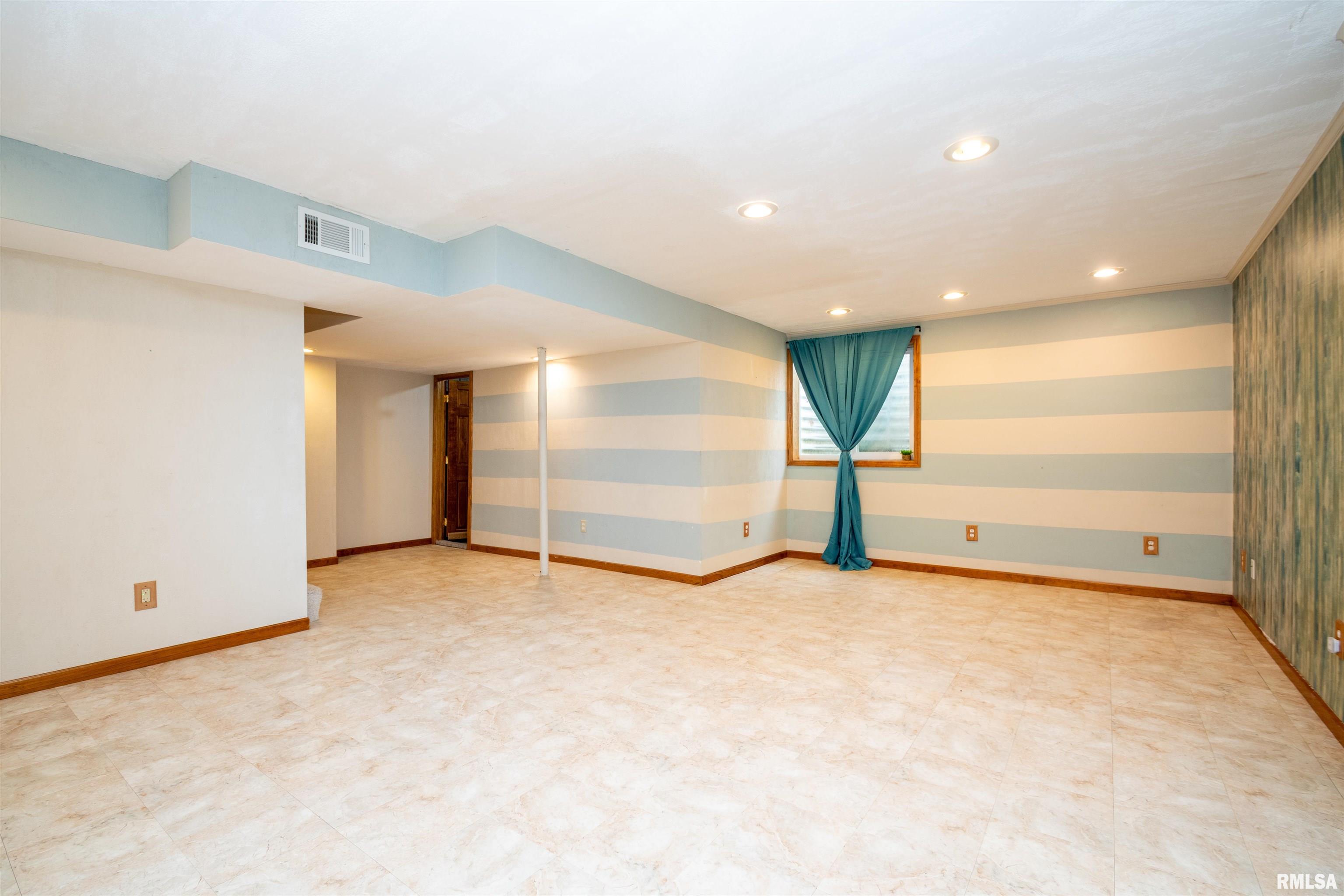 1640 West Geneva Road Peoria, IL 61615 - Photo 35 of 39