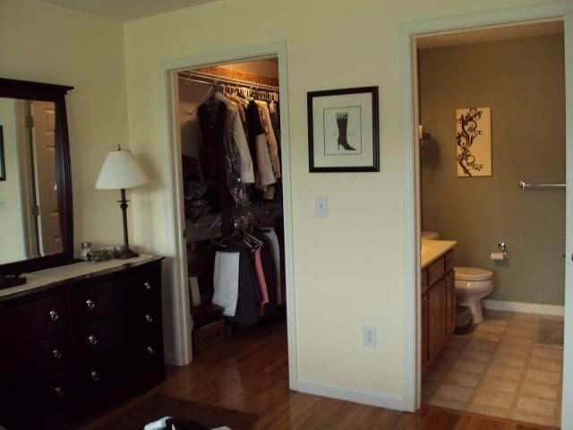 605 Cedar Rensselaer, NY 12144 - Photo 6 of 12 Photo 6