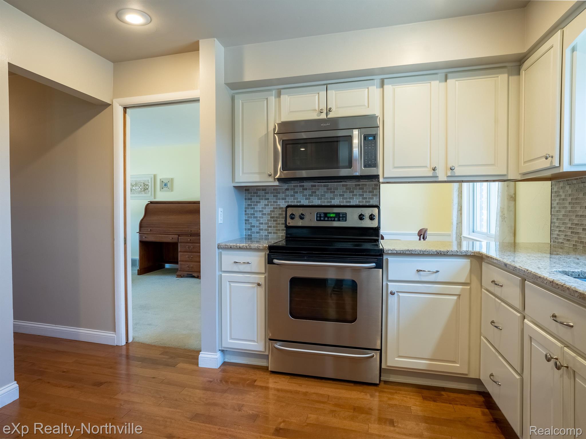 16424 Riverside Drive Livonia, MI 48154 - Photo 14 of 57 Gallery Image 14
