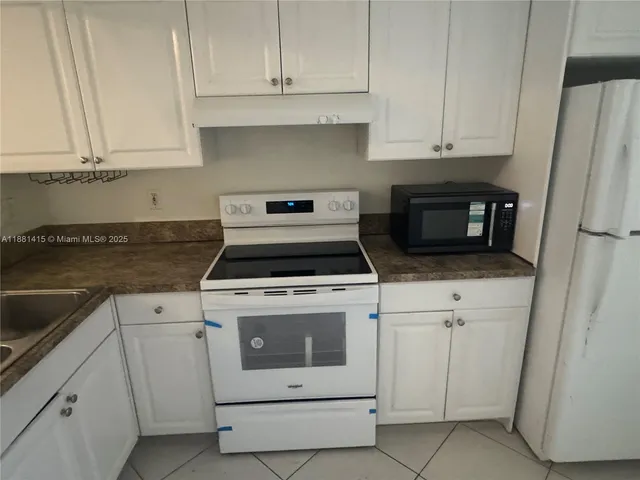 $225,000 | 5661 Riverside Drive, Unit 101B7, Coral Springs, FL 33067
