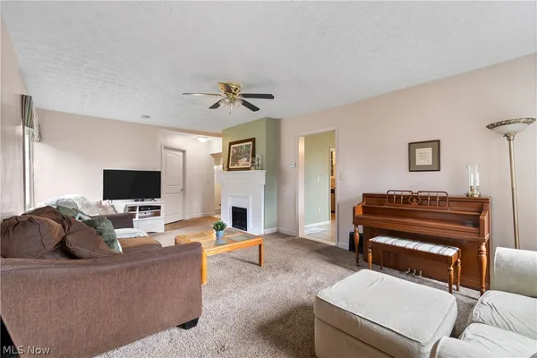$249,900 | 206 Bachtel Street Southeast, North Canton, OH 44720