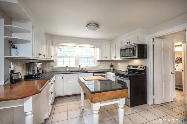 $925,000 | 2 Brick School Drive, Redding, CT 06896