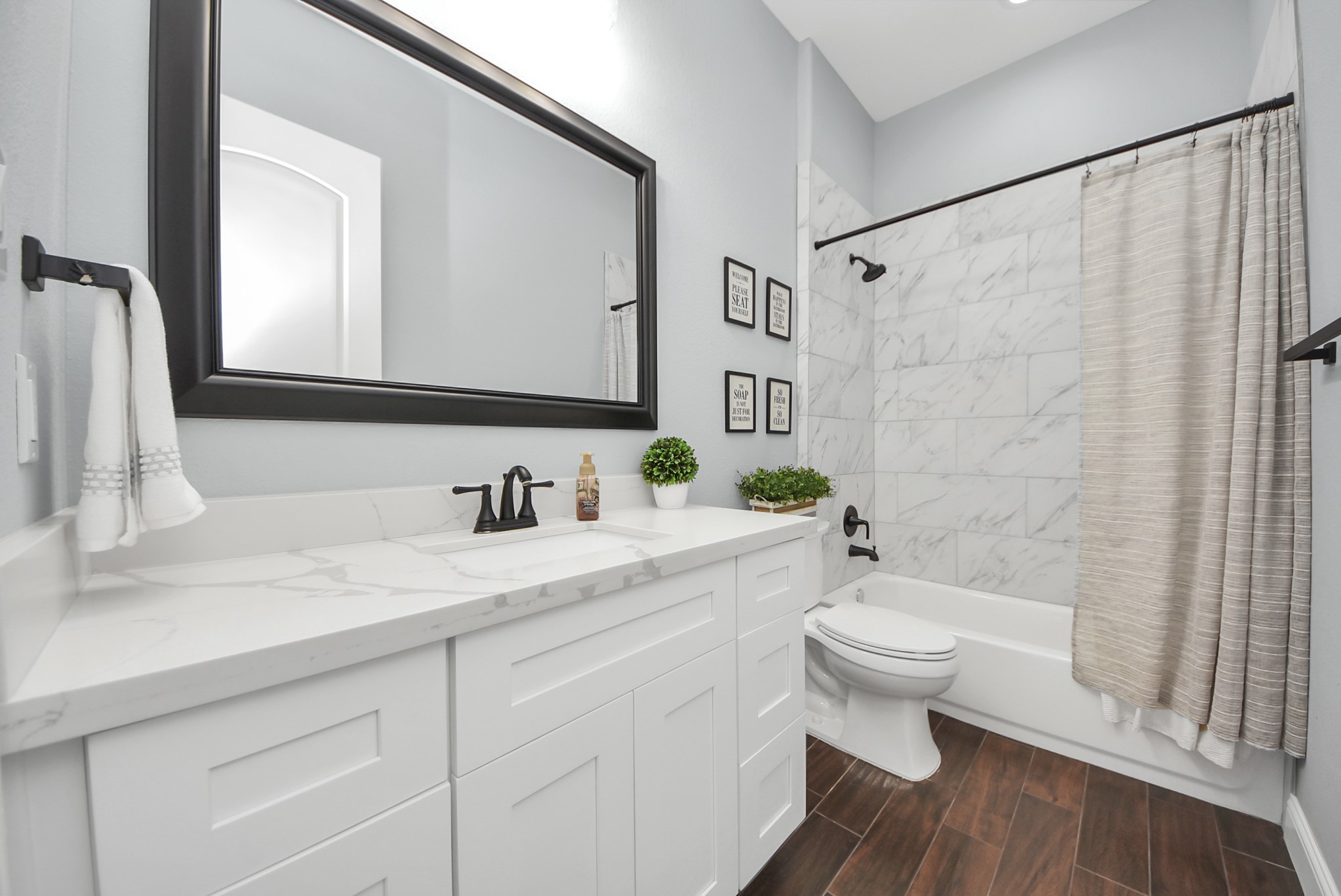 16626 Hamill Drive Rosharon, TX 77583 - Photo 26 of 42 BATHROOM 2