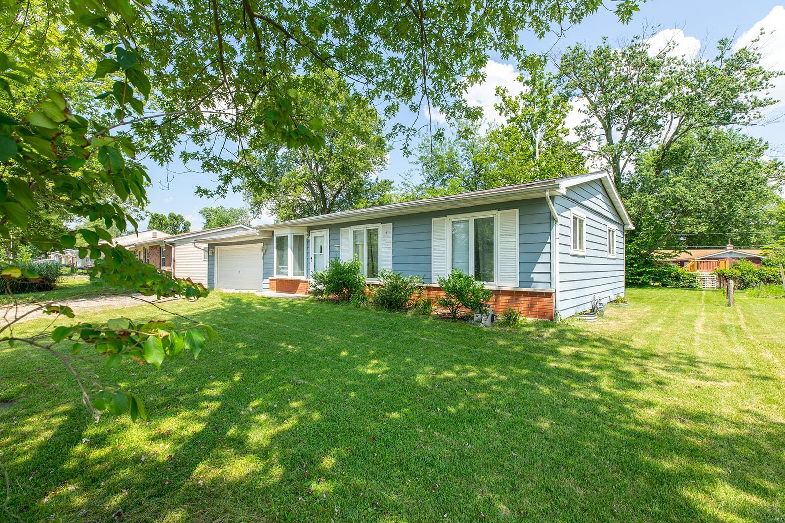 7705 North Humbert Road Godfrey, IL 62035 - Photo 2 of 26