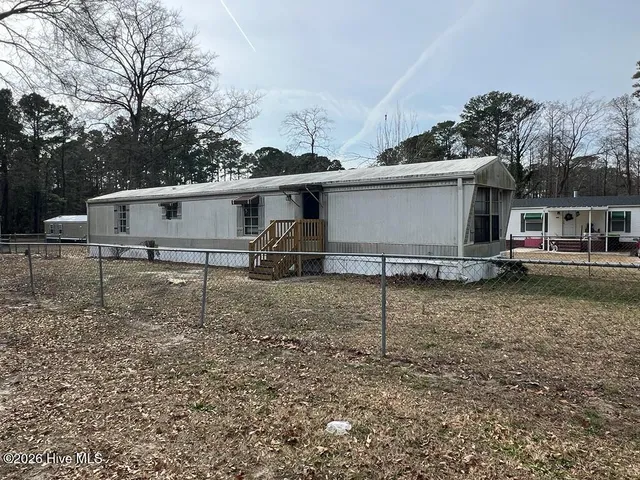 $950 | 516 Greenwood Road, Richlands, NC 28574