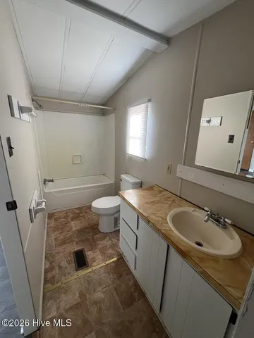 $950 | 516 Greenwood Road, Richlands, NC 28574