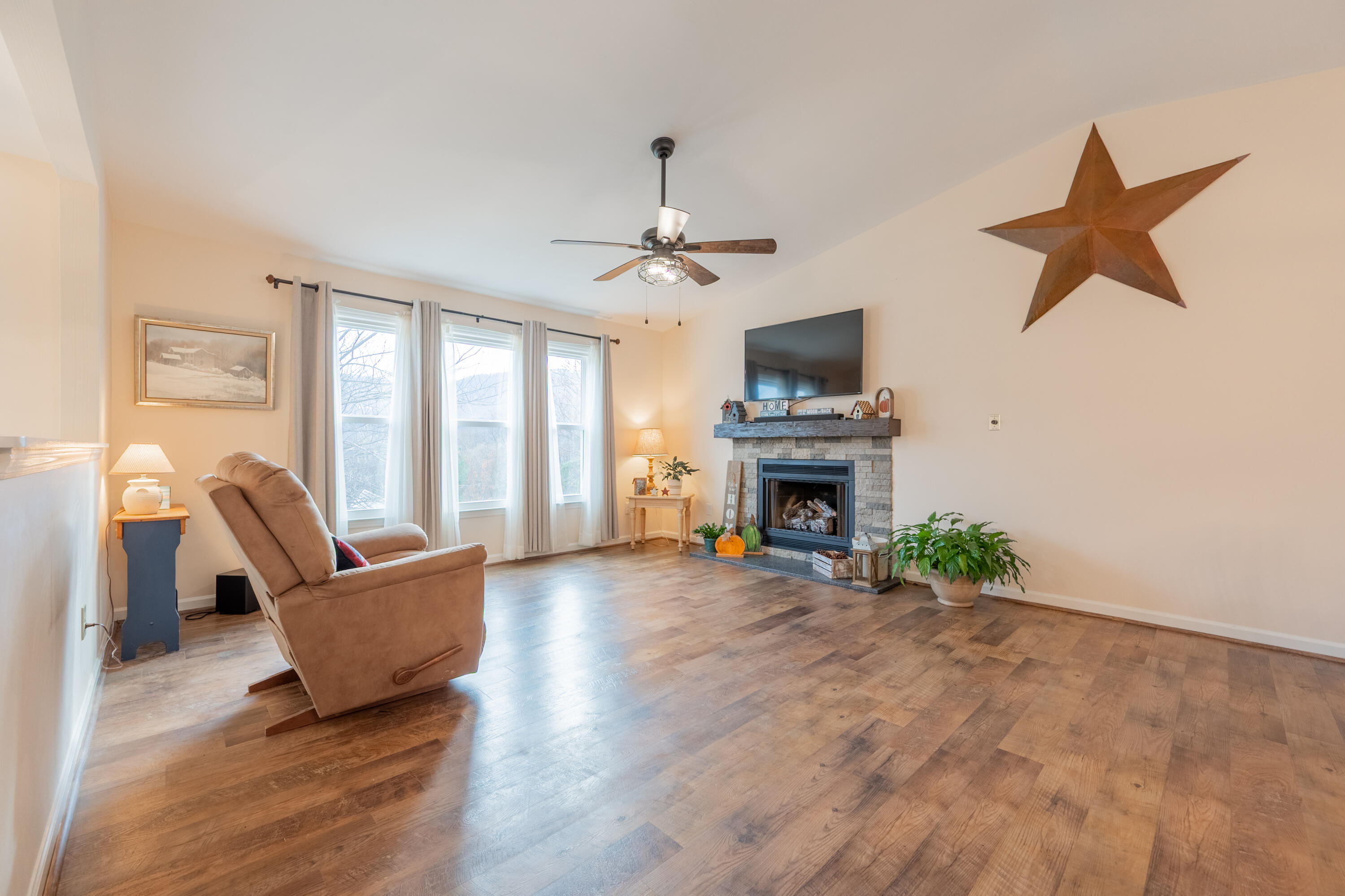8011 Cedar Edge Road Roanoke, VA 24018 - Photo 10 of 86 ROANOKE-10