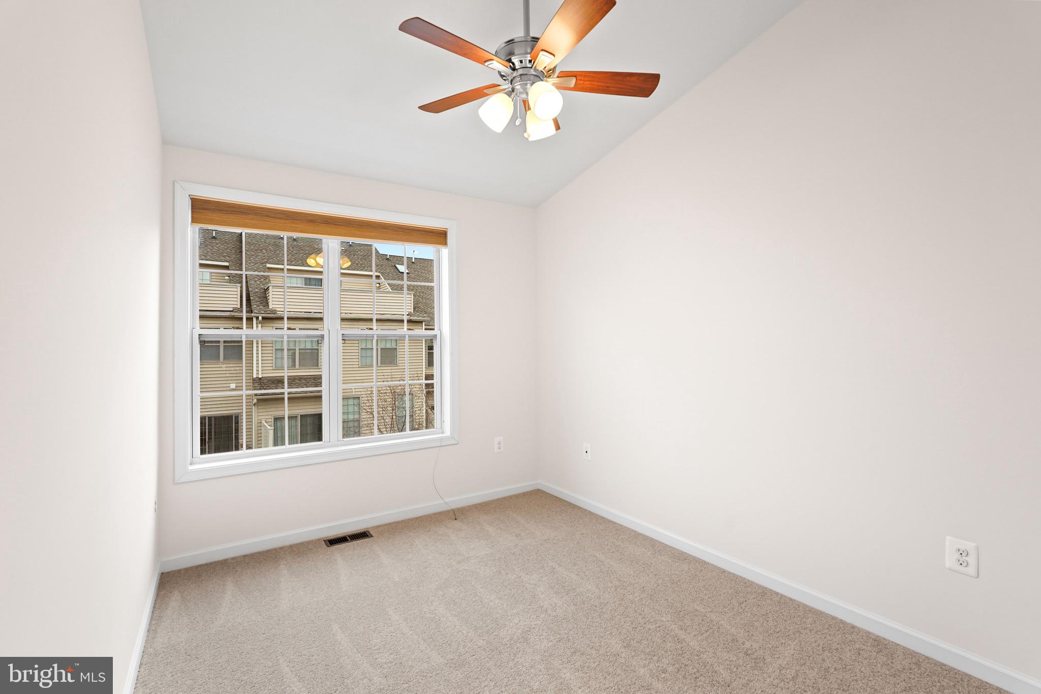 22550 Ocean Cliff Square Ashburn, VA 20148 - Photo 22 of 43