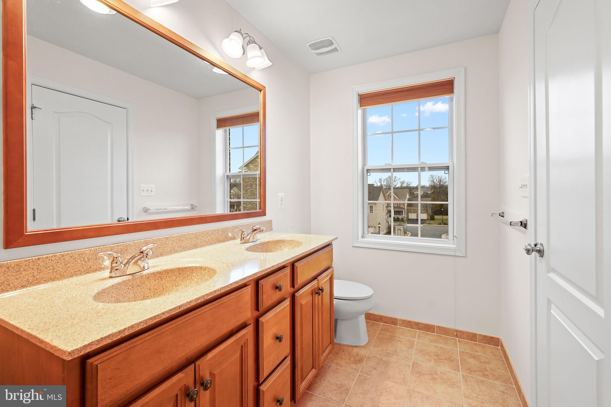 22550 Ocean Cliff Square Ashburn, VA 20148 - Photo 31 of 43